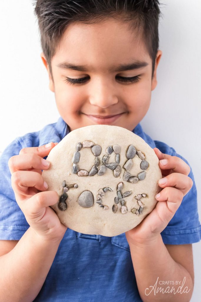 Father's Day Projects for Toddlers - Dad Rocks Paperweight