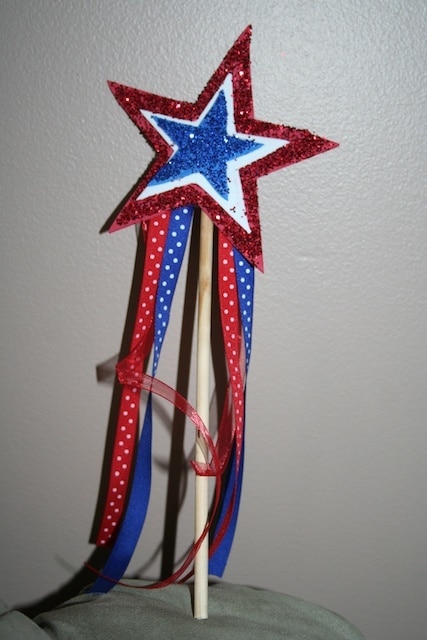 Patriotic Crafts for Preschoolers - Star-Spangled Wands Craft for Kids